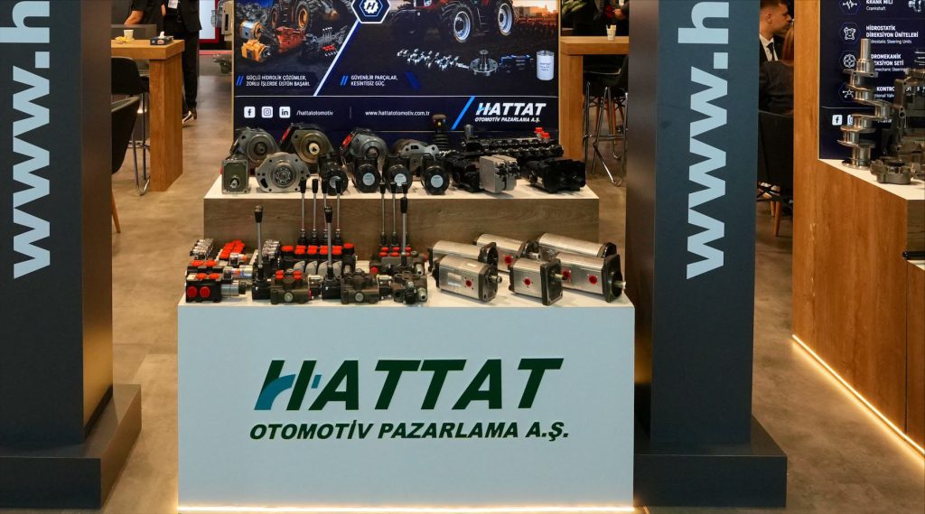 HATTAT tezgâhında sergilenen ağır ticari araç yedek parçaları
