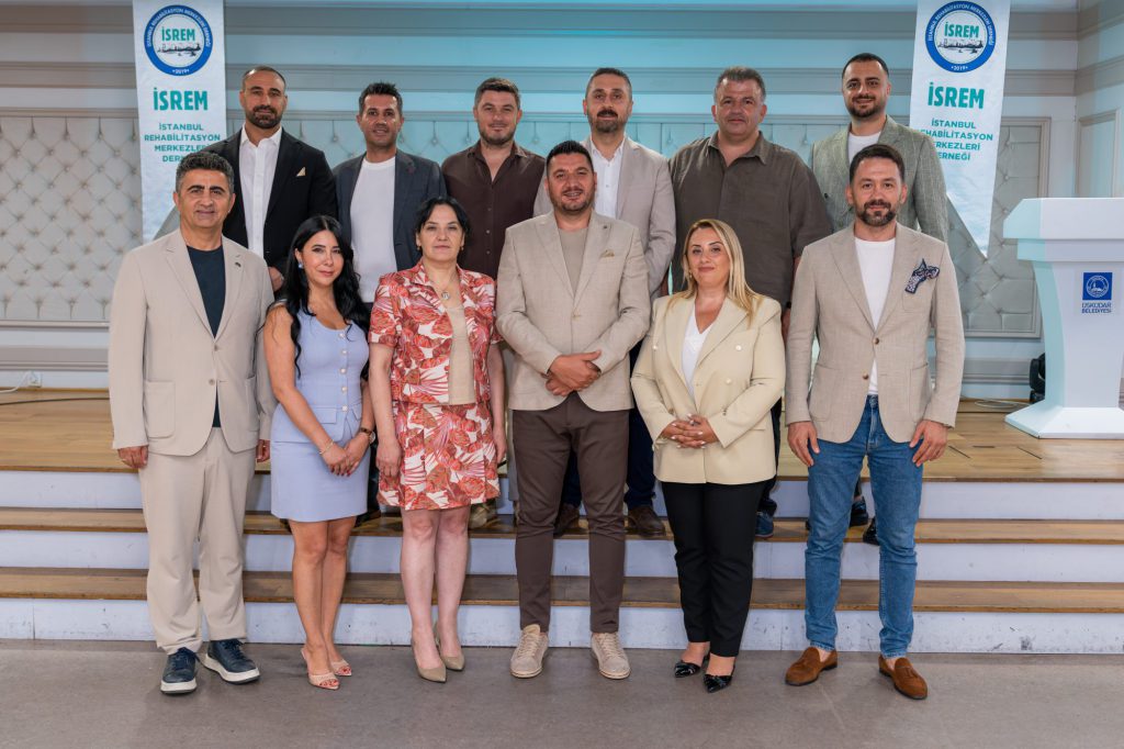 İSREM yönetimi toplu fotoğraf